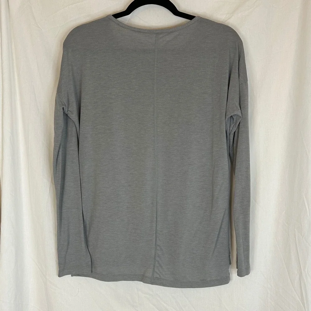 Nike Dri-FIT Long‎ Sleeve Top Women's Small Gray Athletic Training Shirt
